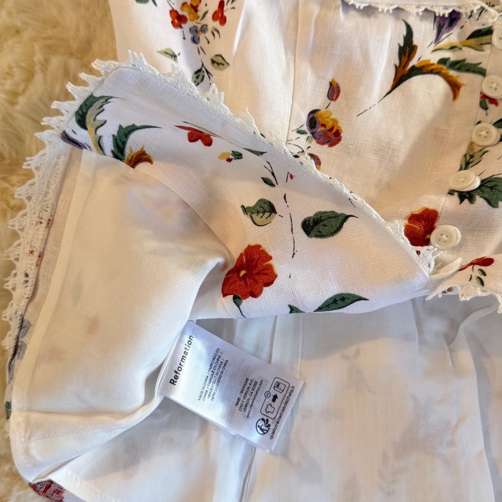 Reformation Viola Linen Top In Corsini, brand new, never worn, no flaws. - Picture 4 of 9